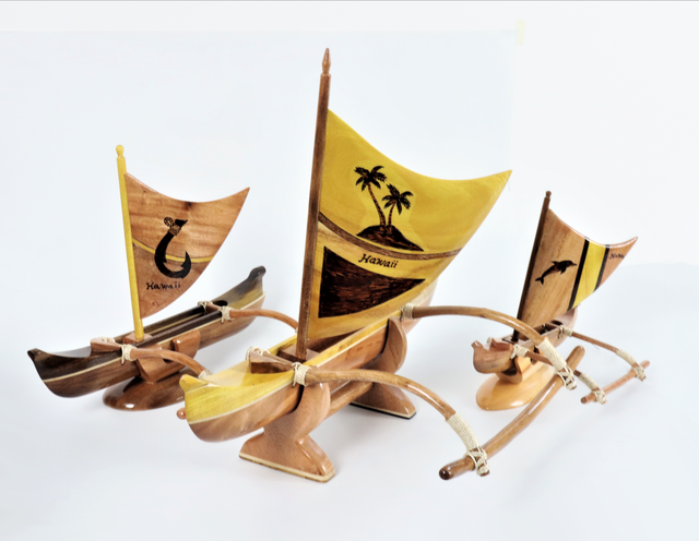 Wood Canoe With Stand Sail